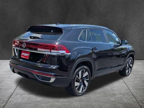 Deep Black Pearl Effect 2024 Volkswagen Atlas Cross Sport 2.0T SE w/Technology
