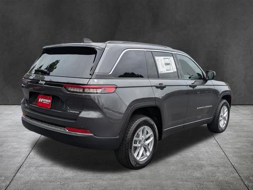 Metallic 2026 Jeep Grand Cherokee Laredo