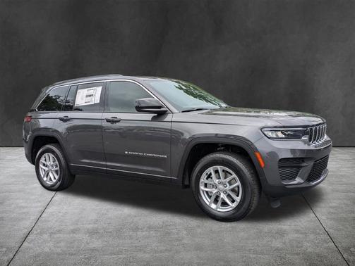 Metallic 2026 Jeep Grand Cherokee Laredo