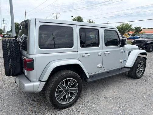 Silver Zynith Clearcoat 2024 Jeep Wrangler 4xe High Altitude