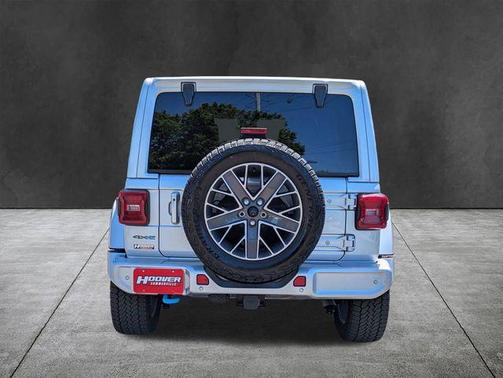 Silver Zynith Clearcoat 2024 Jeep Wrangler 4xe High Altitude