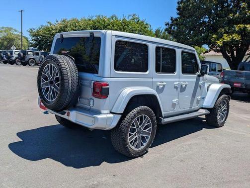 Silver Zynith Clearcoat 2024 Jeep Wrangler 4xe High Altitude