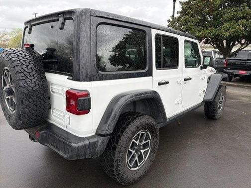 Bright White Clearcoat 2024 Jeep Wrangler Rubicon