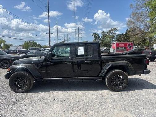 Black Clearcoat 2024 Jeep Gladiator Nighthawk