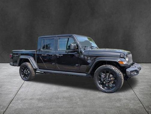 Black Clearcoat 2024 Jeep Gladiator Nighthawk