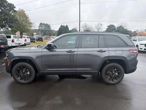 2024 Jeep Grand Cherokee Laredo