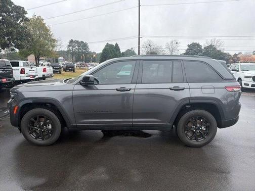 2024 Jeep Grand Cherokee Laredo