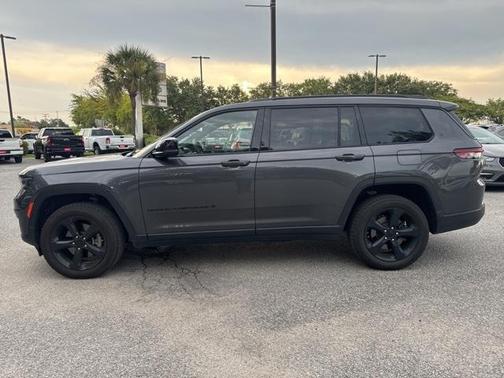 2023 Jeep Grand Cherokee L Laredo