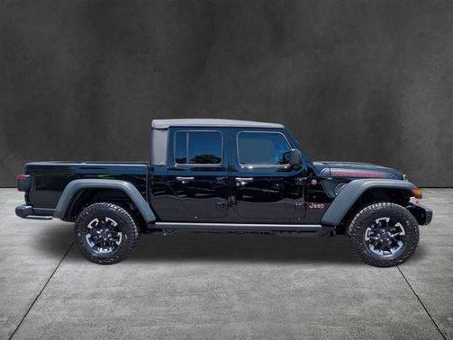 Black Clearcoat 2026 Jeep Gladiator Rubicon