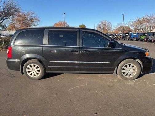 2014 Chrysler Town & Country Touring