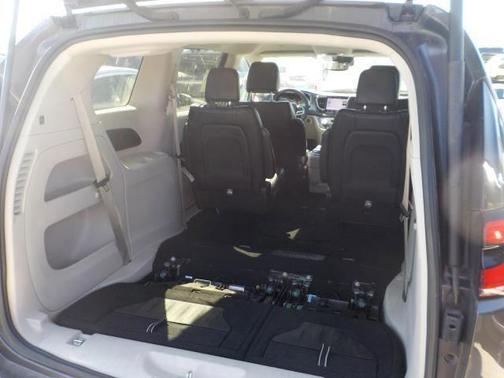 Granite Crystal Clearcoat Metallic 2023 Chrysler Pacifica Touring-L