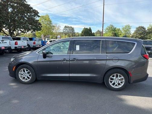 2023 Chrysler Pacifica Touring-L