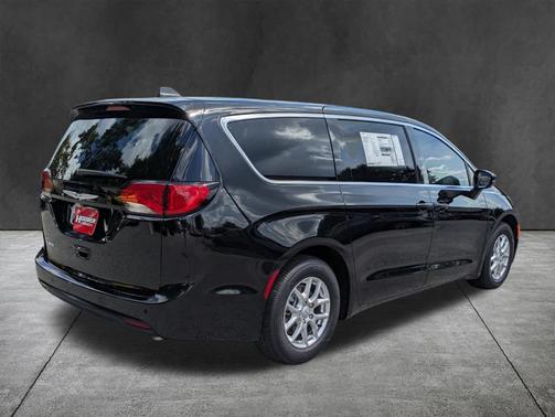 2026 Chrysler Voyager LX