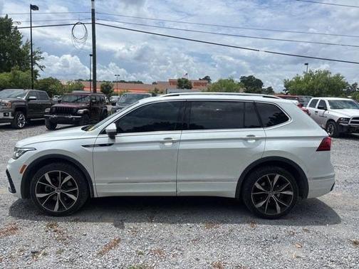 Opal White Pearl Effect 2023 Volkswagen Tiguan 2.0T SEL R-Line