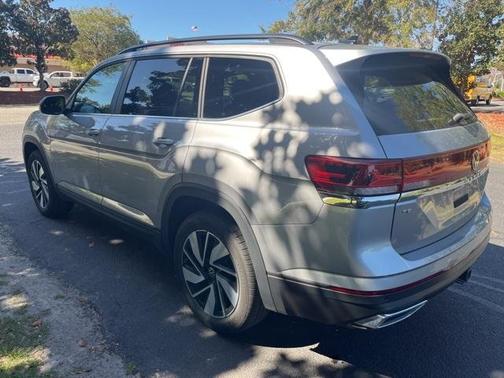 2024 Volkswagen Atlas 2.0T SE