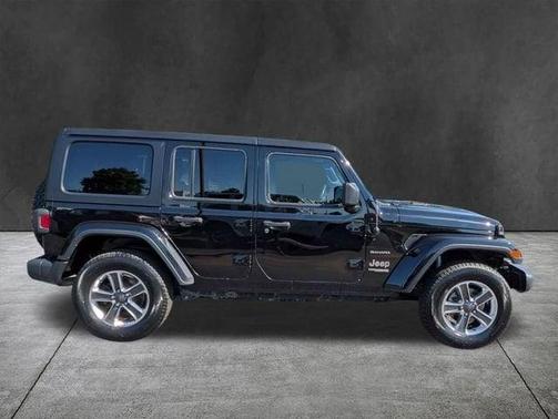 Black Clearcoat 2018 Jeep Wrangler Unlimited Sahara