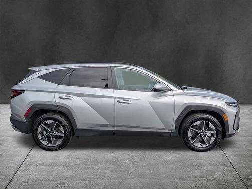Shimmering Silver 2025 Hyundai TUCSON SEL