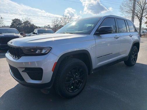 2024 Jeep Grand Cherokee Laredo