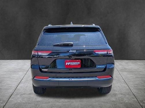 Diamond Black 2026 Jeep Grand Cherokee Laredo