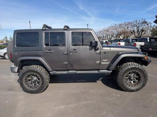 2016 Jeep Wrangler Unlimited Sahara