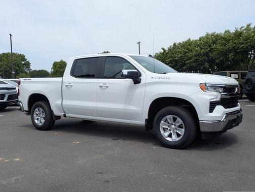 Summit White 2025 Chevrolet Silverado 1500 LT