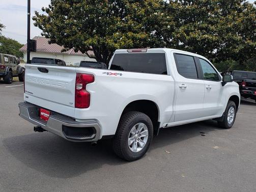 Summit White 2025 Chevrolet Silverado 1500 LT
