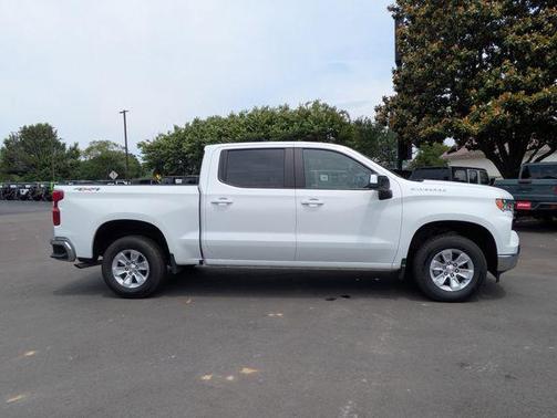 Summit White 2025 Chevrolet Silverado 1500 LT