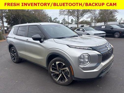 2022 Mitsubishi Outlander ES