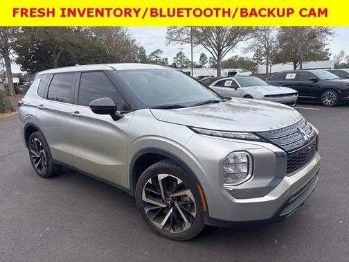 2022 Mitsubishi Outlander ES