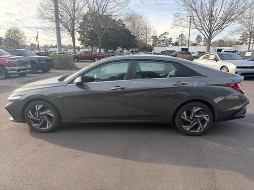 2025 Hyundai ELANTRA SEL Convenience