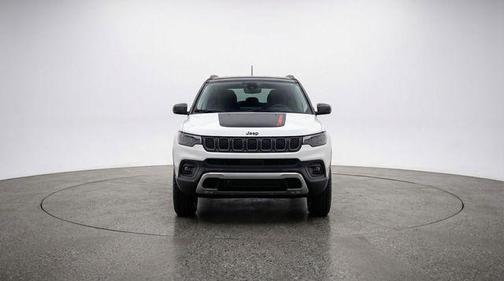 Bright White Clearcoat 2025 Jeep Compass Trailhawk