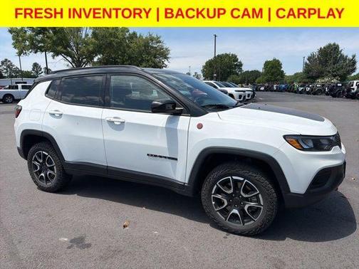 Bright White Clearcoat 2025 Jeep Compass Trailhawk