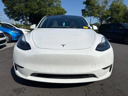 Pearl White Multi 2024 Tesla Model Y Long Range