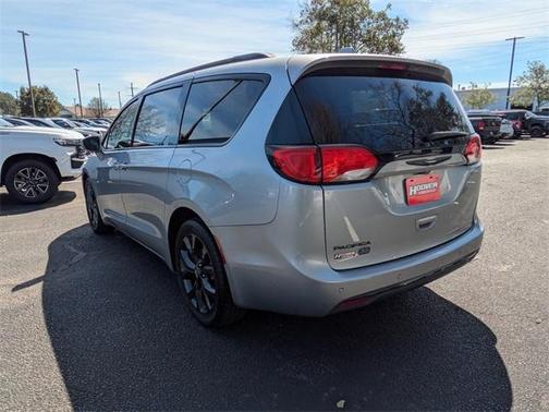 2020 Chrysler Pacifica Touring-L