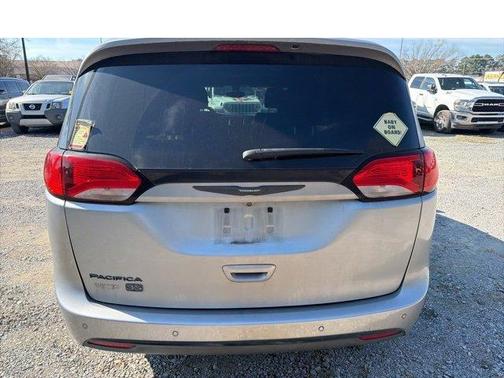 2020 Chrysler Pacifica Touring-L