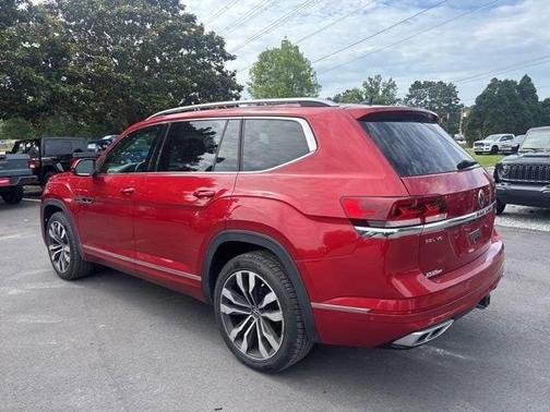 Aurora Red Metallic 2021 Volkswagen Atlas 3.6 V6 SEL Premium R-Line