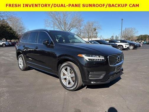 2022 Volvo XC90 T6 Momentum 7 Passenger