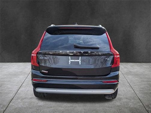2022 Volvo XC90 T6 Momentum 7 Passenger