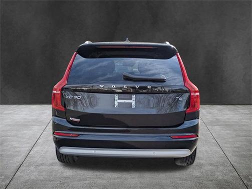 2022 Volvo XC90 T6 Momentum 7 Passenger