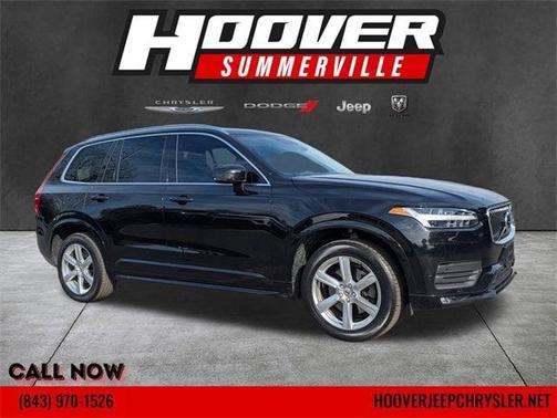 2022 Volvo XC90 T6 Momentum 7 Passenger