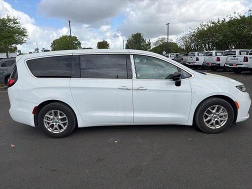 Bright White Clearcoat 2024 Chrysler Pacifica Touring-L