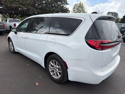 2024 Chrysler Pacifica Touring-L