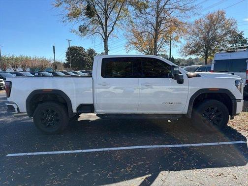 2025 GMC Sierra 2500 AT4