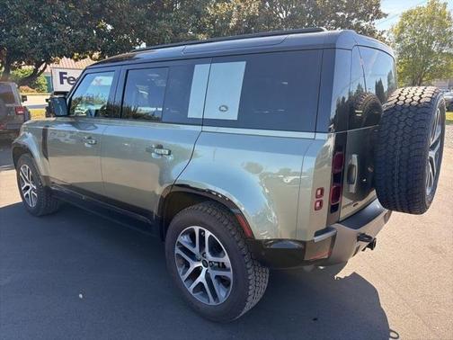 2023 Land Rover Defender 110 X-Dynamic SE