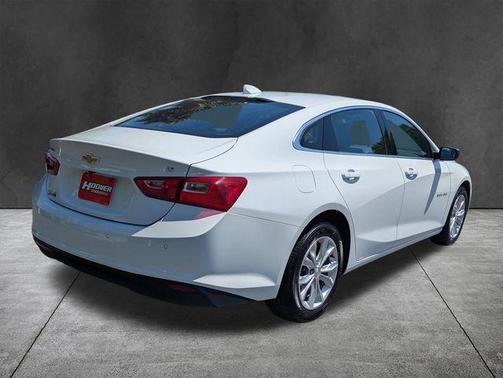 Summit White 2025 Chevrolet Malibu LT