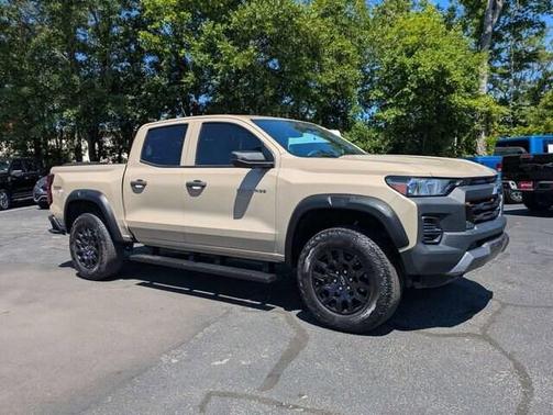 Sand Dune Metallic 2024 Chevrolet Colorado Trail Boss