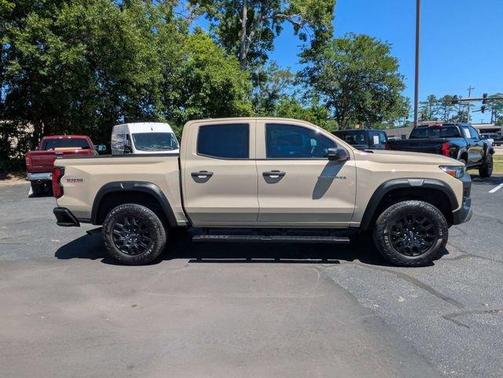 Sand Dune Metallic 2024 Chevrolet Colorado Trail Boss