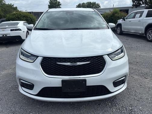 2023 Chrysler Pacifica Touring-L