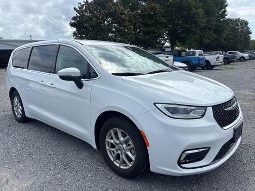 2023 Chrysler Pacifica Touring-L