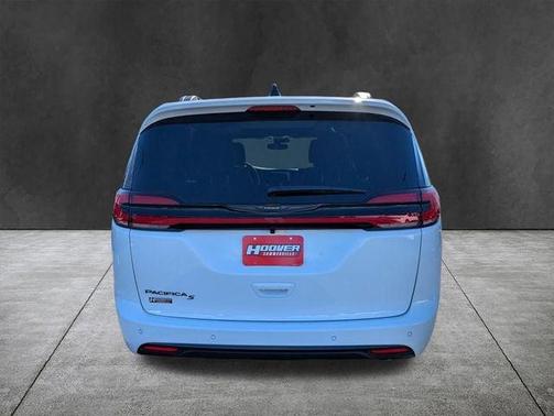 Bright White Clearcoat 2026 Chrysler Pacifica Select